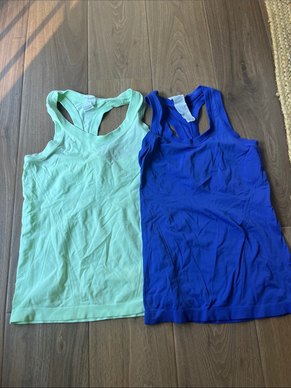 Athleta Seamless Momentum Tanks XS